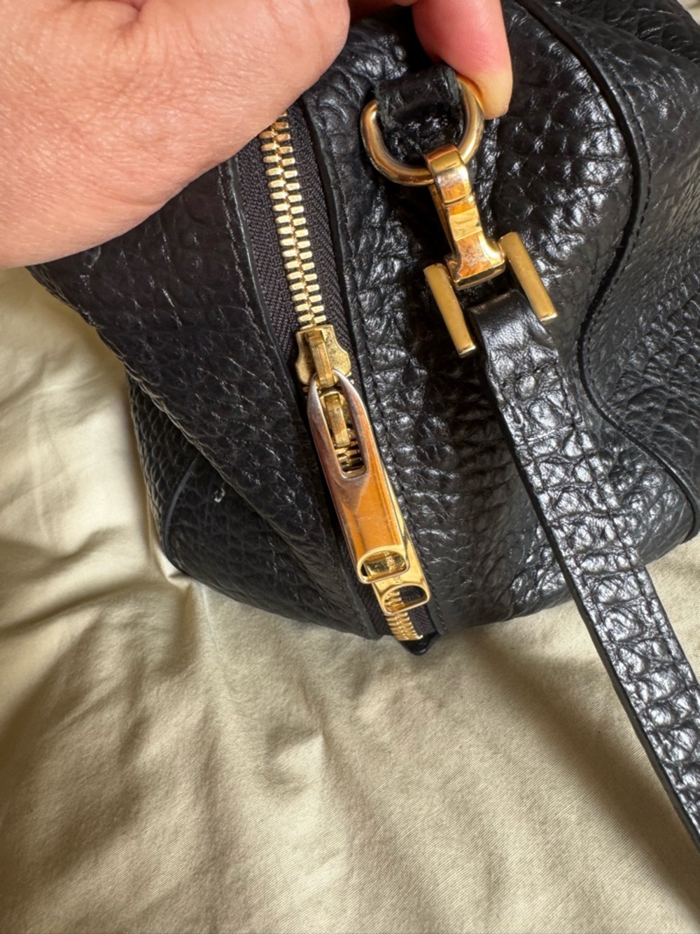 Classic Black Leather Satchel Handbag - Designer Style - Picture 6 of 7